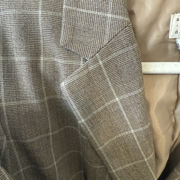 Brown & Tan Checkered Women’s Blazer - Picture 3 of 4